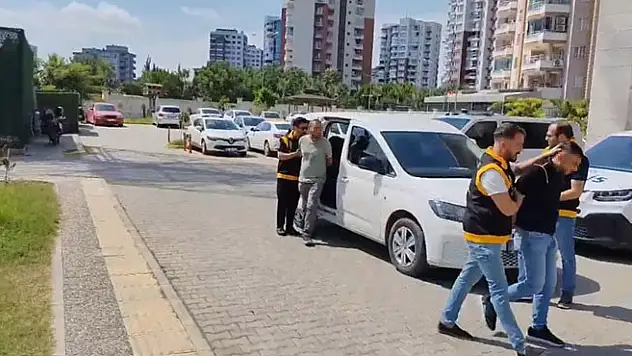 Adana'da 'çöpleri aşağı atmayın' diye uyardı, darp edildi!