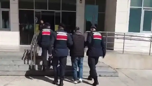 Adana'da milyonlarca kaçak makaron ele geçirildi