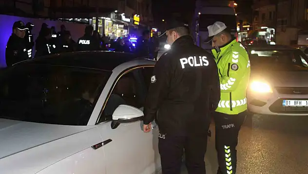 Adana'da  'Huzur ve Güven' uygulaması gerçekleştirildi