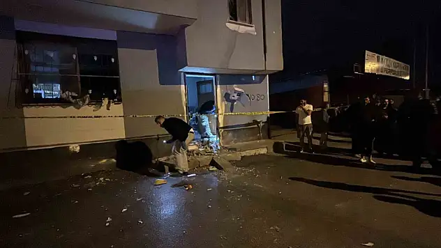 Adana'da bir eve el yapımı patlayıcı atıldı: 5 kişi ölümden döndü