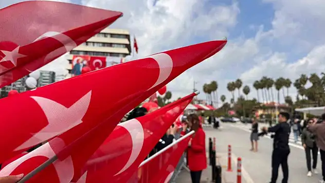 Adana'da 23 Nisan Ulusal Egemenlik ve Çocuk Bayramı coşkuyla kutlandı