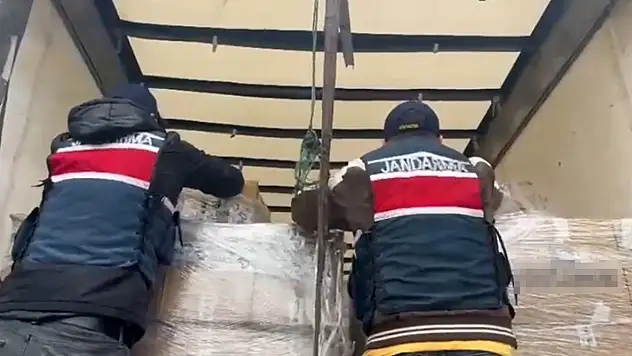 Adana'da 3 bin litre sahte yakalandı!