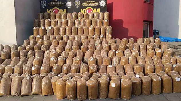 Adana'da tonlarca kaçak tütün ele geçirildi!