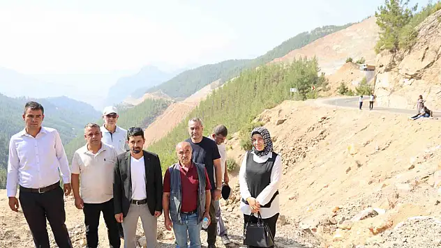 5 kişinin öldüğü yolda, muhtarlar ailelere destek verdi