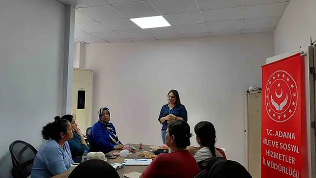 Adana'da ailelere medya eğitimi verildi