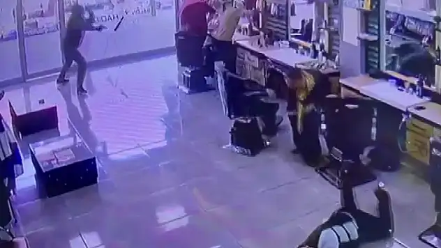 Adana'da berberde ateş etti: 1 yaralı