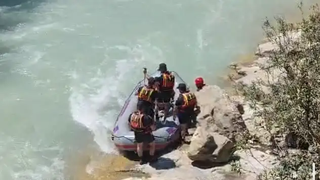 Adana'da çayda kaybolan Ömer Alptekin'i arama çalışmaları sürüyor