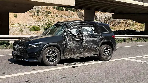 Adana'da cip ile tankerin karıştığı kazada 2 yaralı
