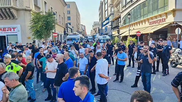 Dolmuş sürücüleri eyleme başladı