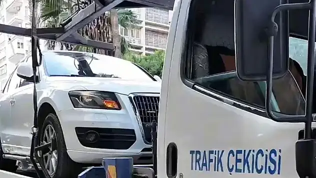 Adana'da engelli park yerlerine araçlarını koyan sürücülere ceza!