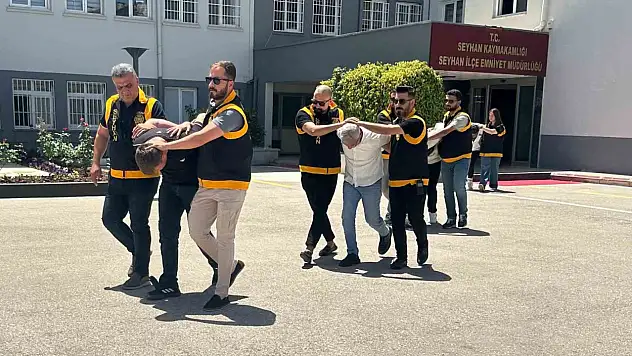 İşten çıkmadı diye kafeyi kurşunlattı