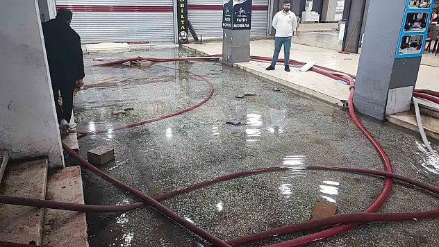 Adana'da iş hanını yıllardır su basıyor: Esnaf isyan etti