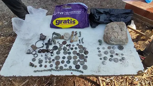 Adana'da kaçakçılık operasyonu: Tarihi sikkeler ele geçirildi!