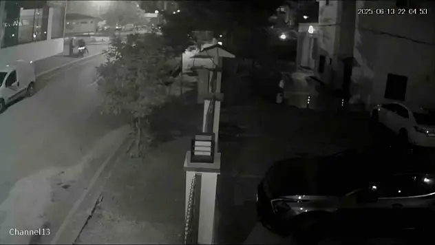 Kadını sürükleyip çantasını çaldılar