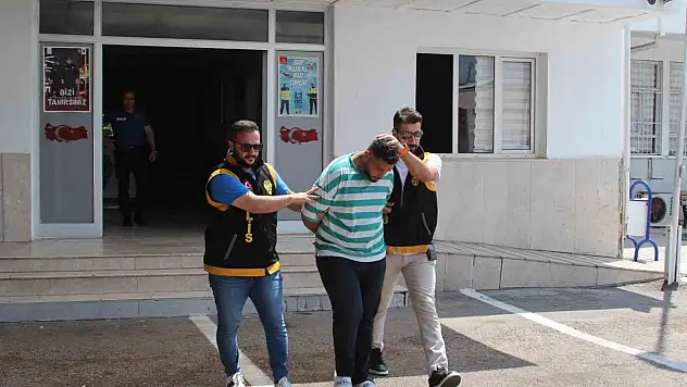 Gece yarısı araçlara saldırdı: Gerekçesi şaşkına çevirdi