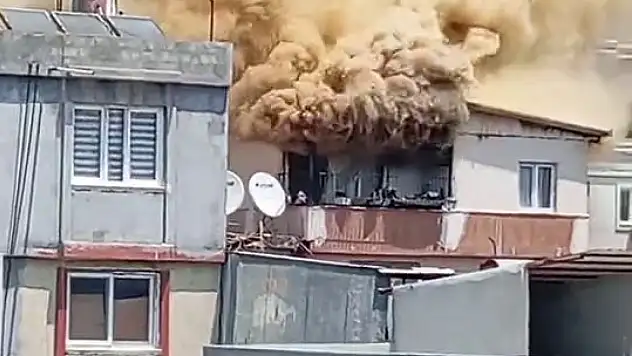 Adana'da ev yangını korkuttu!