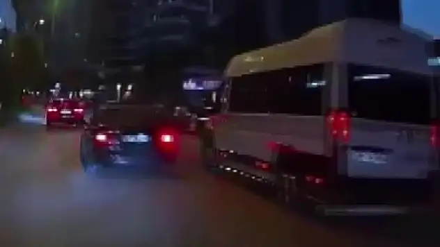 Adana'da makas atan otomobil zincirleme kazaya neden oldu!