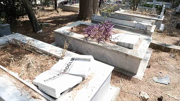 Adana Kozan'da mezarlıkta tahribat