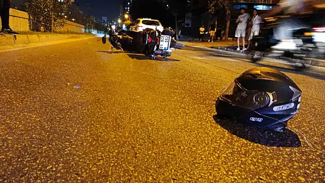 Adana'da motosiklet ile otomobil çarpıştı