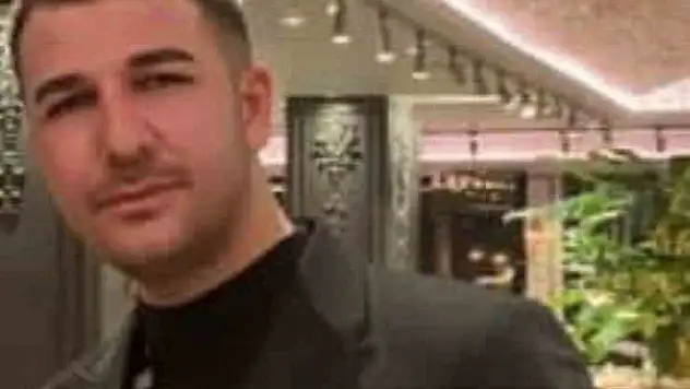 Kamyonetle çarpışan genç motosikletçi kurtarılamadı