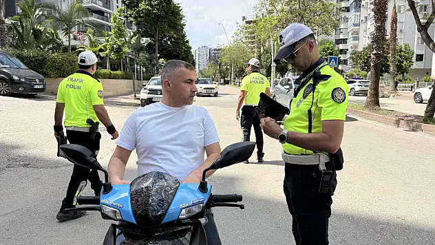 Adana'da motosikletlere yönelik uygulama: 274 motosiklet sürücüsüne ceza kesildi