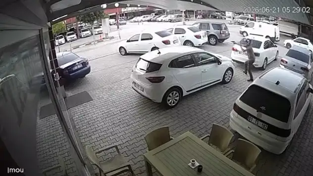 Oto galericiler sitesinde silahlı saldırı: Çok sayıda araç zarar gördü!
