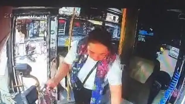 Adana'da pes dedirten hırsızlık anbean kaydedildi