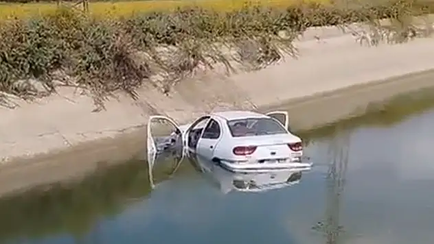 Adana'da sulama kanalına düşen otomobil can aldı