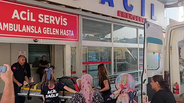 Adana'da otomobil takla attı