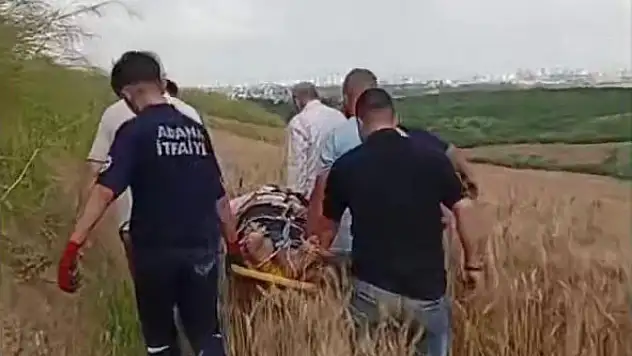 Adana'da otomobil tarlaya uçtu: Feci kazada 1 kişi hayatını kaybetti