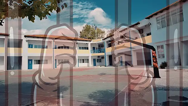 Adana'da özel okulun fahiş fiyatla kitap satışı davasında okul müdürüne hapis!