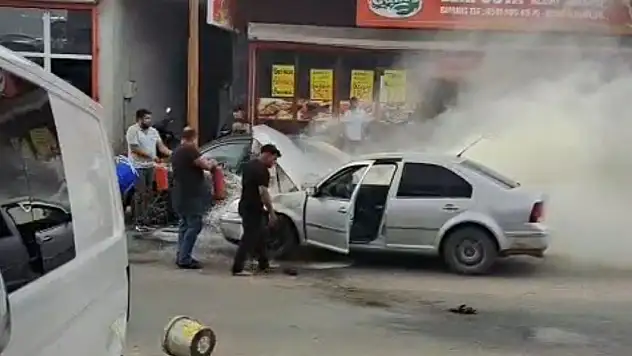 Adana'da hareket halinde otomobilde yangın çıktı!