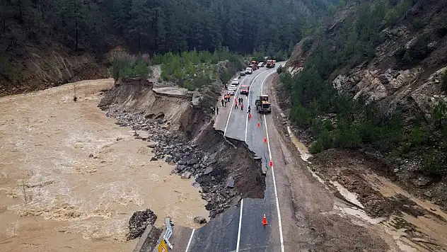 Adana-Kayseri yolu ölüm yoluna döndü!