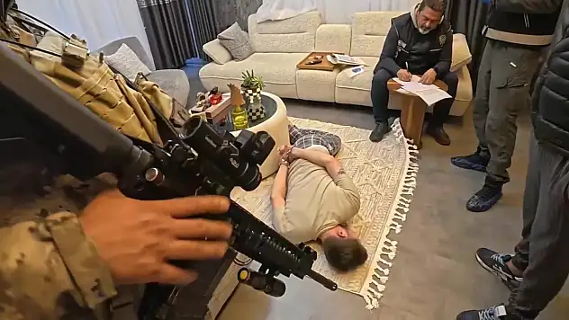 Adana merkezli 4 ilde şafak operasyonu