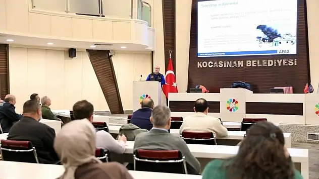 AFAD'dan Kocasinan Belediyesi personeline sivil savunma eğitimi