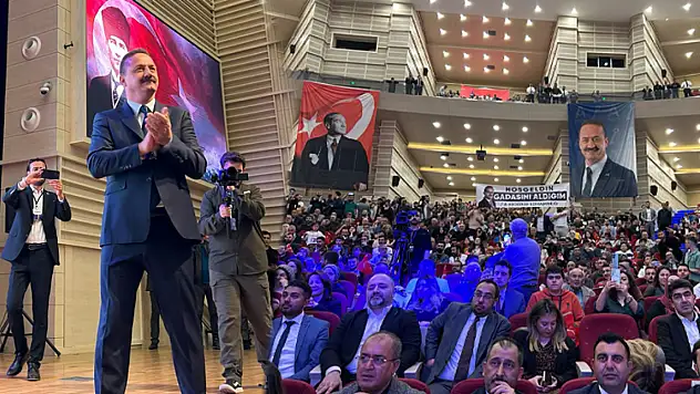 Ağıralioğlu Kayseri'de – Salon doldu taştı