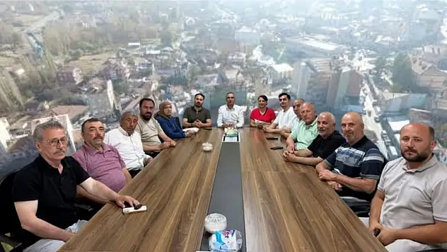 AK Parti Bünyan'da yönetim kurulu toplantısı düzenlendi