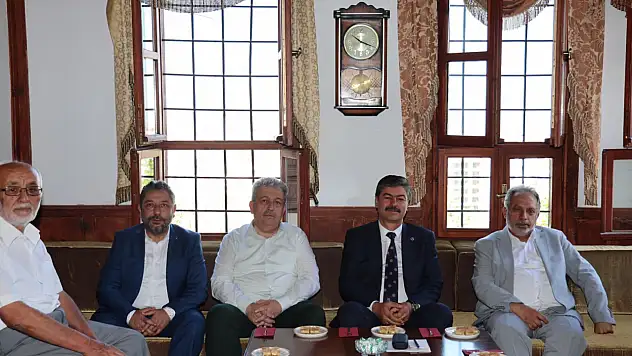 AK Parti'den Kayseri'de STK'larla istişare toplantısı: Hangi isimler yer aldı?