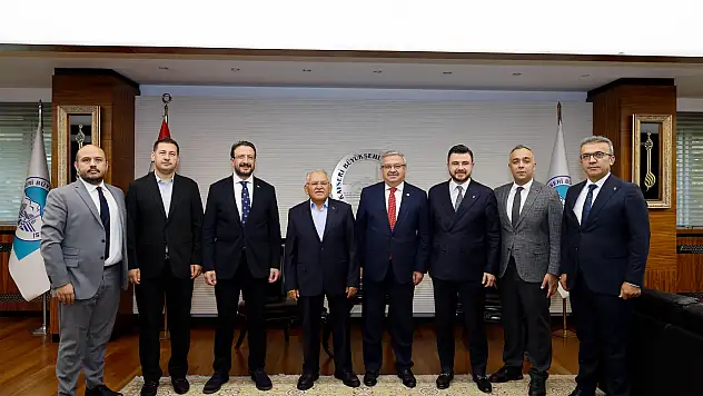 AK Parti Heyeti'nden Başkan Büyükkılıç'a ziyaret!