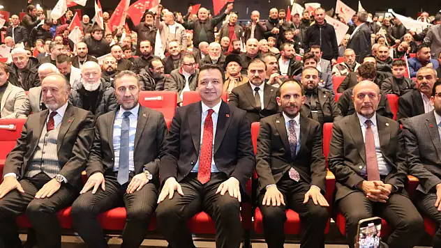 AK Parti İl Başkanlığı: SP'nin salondaki kişi sayısı bile 1000 değildi!