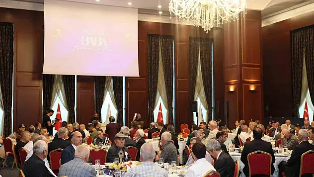 AK Parti Kadın Kolları şehit babaları ve gazileri ağırladı