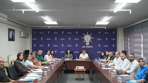 AK Parti Kayseri'de 16 ilçe bir araya geldi