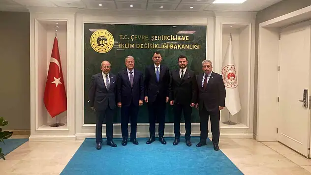 AK Parti Kayseri heyeti Bakan Kurum'u ziyaret etti