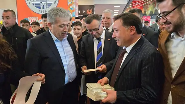 AK Parti Kayseri Milletvekili Bayar Özsoy'dan Kitap Fuarı mesajı