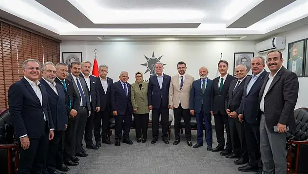 AK Parti Kayseri teşkilatında istişare toplantısı! Şehrin geleceği masaya yatırıldı