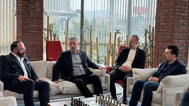 AK Parti'li Çopuroğlu hangi sektörün temsilcileriyle bir araya geldi?