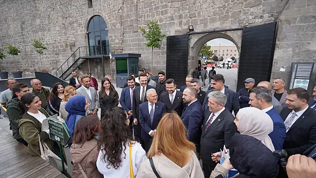 AK Parti'li Faruk Acar Kayseri'de nabız yokladı: Gençler ve esnafın taleplerini dinledi