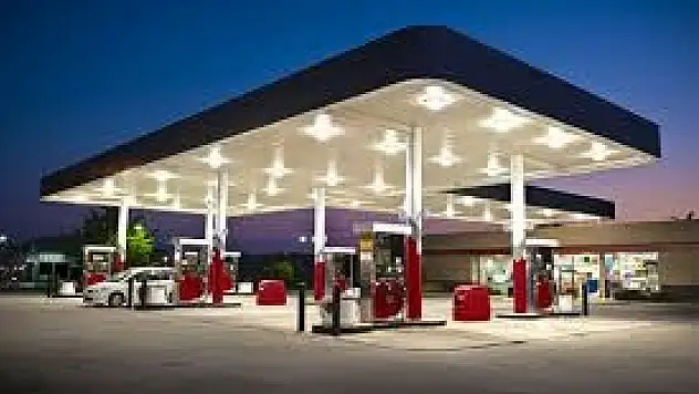 Akaryakıt fiyatlarına bir indirim daha geliyor!