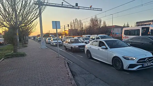 Akaryakıtta zam serisi devam ediyor! Pompa fiyatları yine değişiyor
