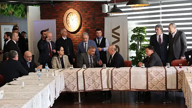 AKİB Genel Başkanı Hızar, Çavuşoğlu ile neler konuştu?